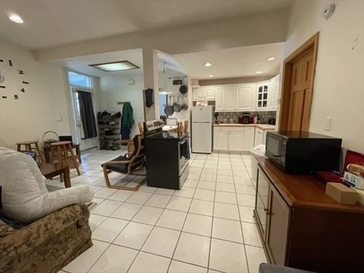 2 bed, 2 bath apartment for rent at 50 Radnor Rd Unit 1a, Brighton — photo 5 of 13