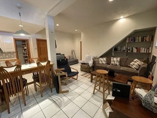 2 bed, 2 bath apartment for rent at 50 Radnor Rd Unit 1a, Brighton — photo 4 of 13
