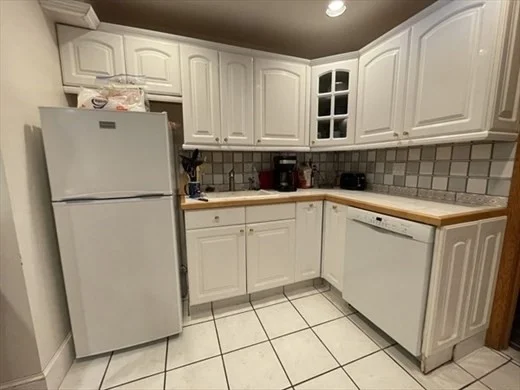 2 bed, 2 bath apartment for rent at 50 Radnor Rd Unit 1a, Brighton — photo 2 of 13
