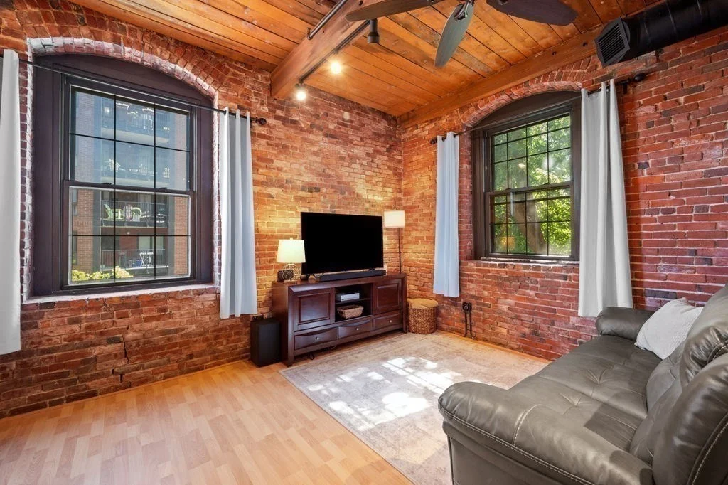 2 bed, 1 bath apartment for rent at 50 Rantoul St Unit 310, Beverly — photo 8 of 26
