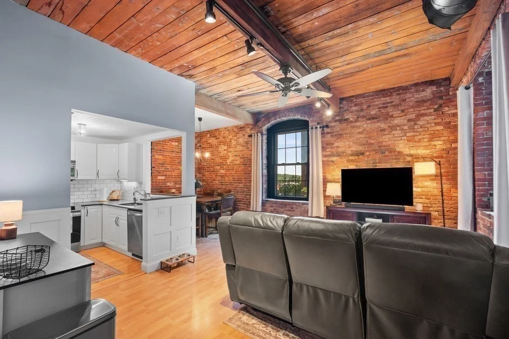 2 bed, 1 bath apartment for rent at 50 Rantoul St Unit 310, Beverly — photo 6 of 26