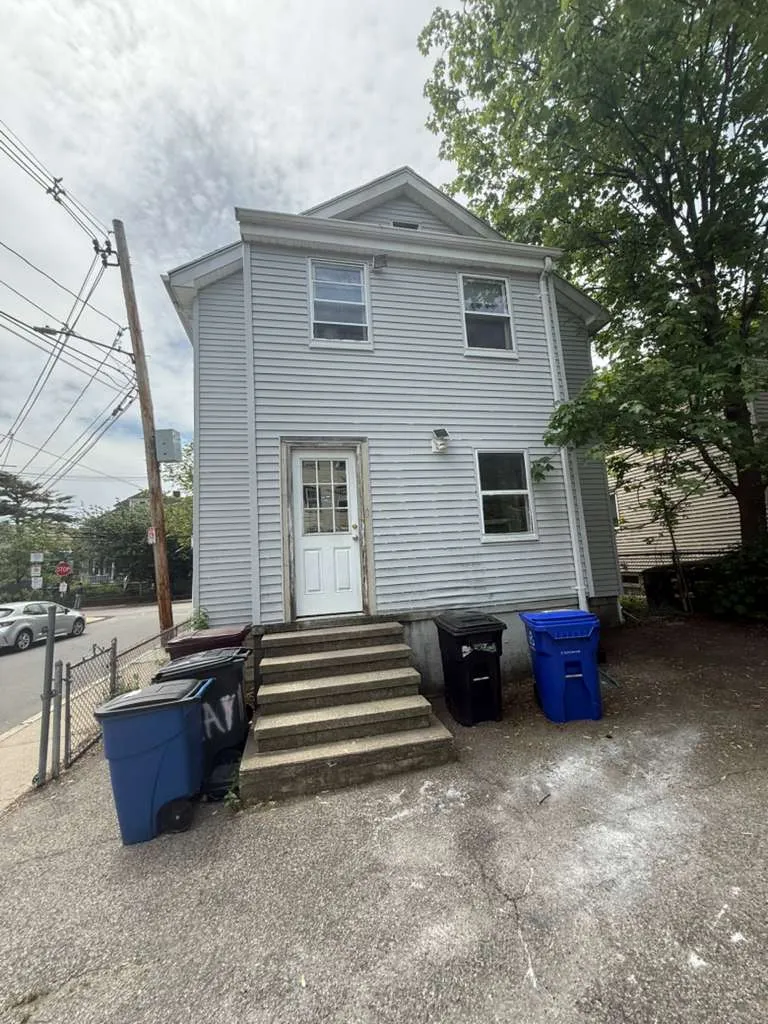 3 bed, 1 bath apartment for rent at 50 Raymond St Unit 1, Allston — photo 4 of 24