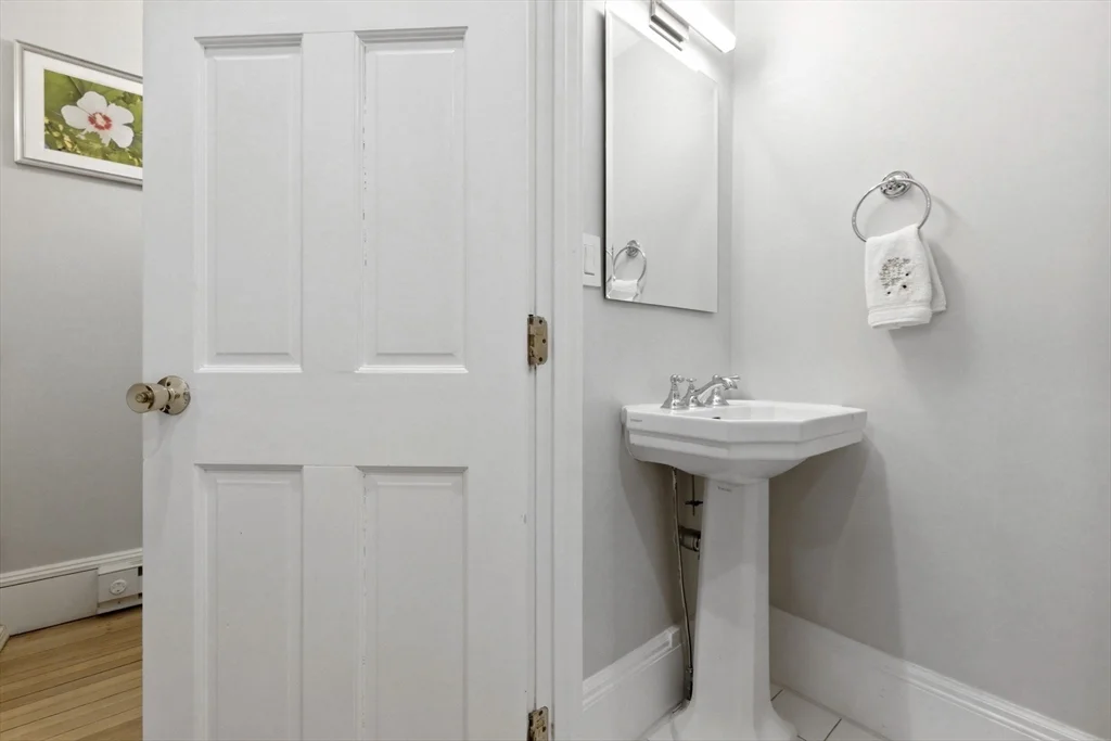 4 bed, 3 bath apartment for rent at 50 River St, Beacon Hill — photo 37 of 39
