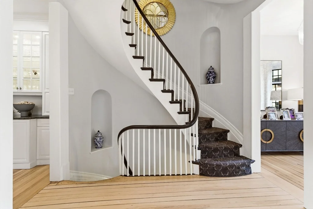 4 bed, 3 bath apartment for rent at 50 River St, Beacon Hill — photo 23 of 39