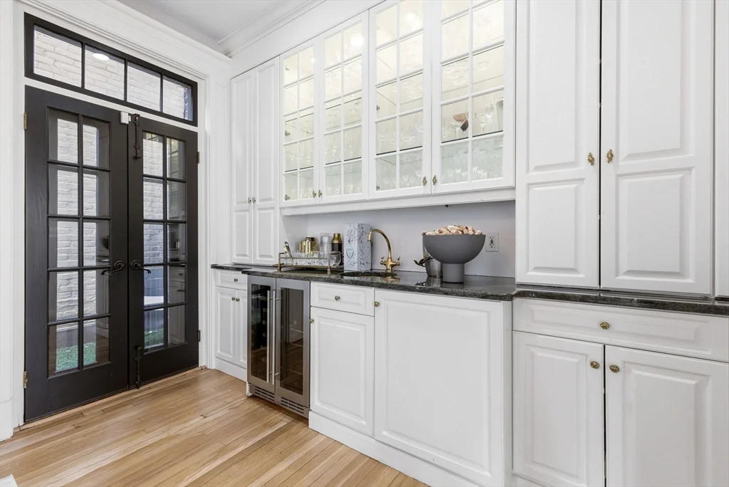 4 bed, 3 bath apartment for rent at 50 River St, Beacon Hill — photo 12 of 39