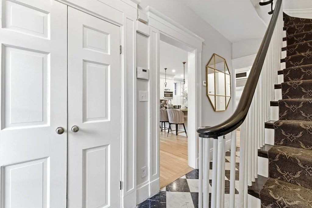 4 bed, 3 bath apartment for rent at 50 River St, Beacon Hill — photo 2 of 39