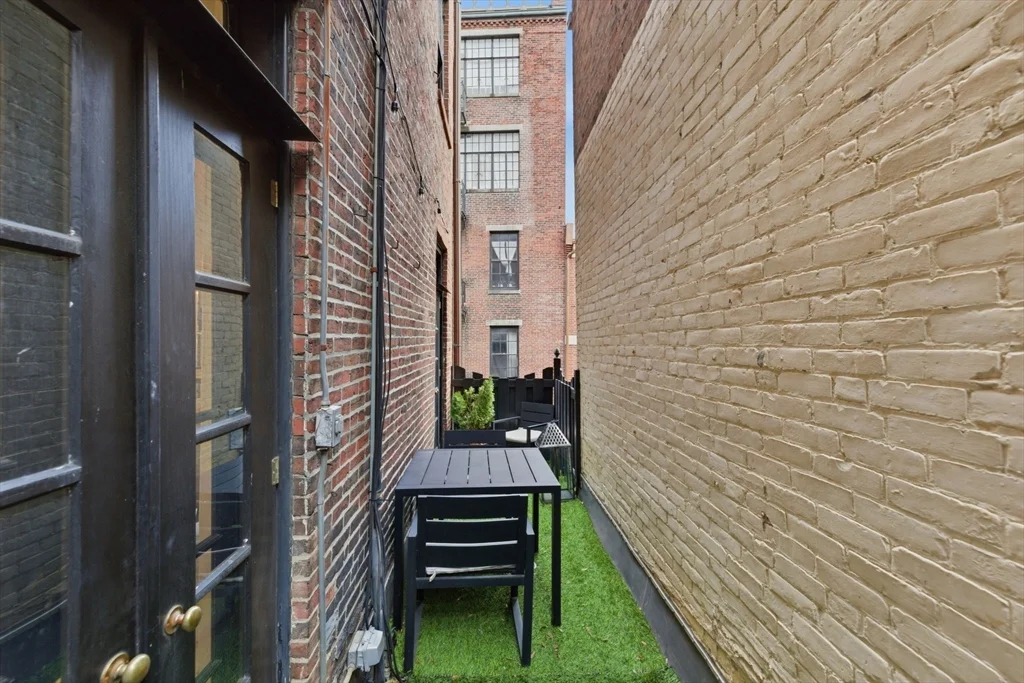 4 bed, 3 bath apartment for rent at 50 River St, Beacon Hill — photo 22 of 39