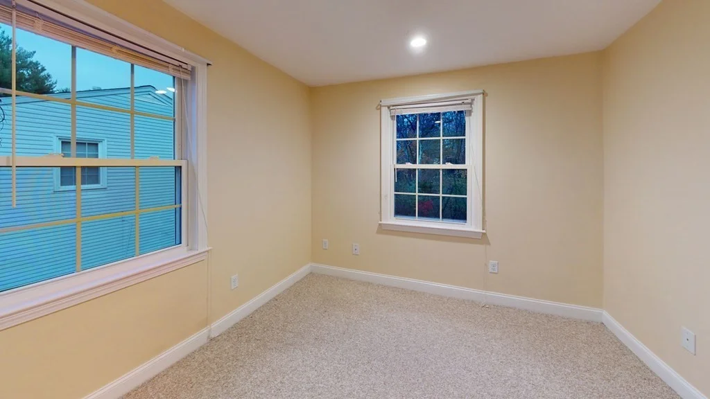 2 bed, 1 bath apartment for rent at 50 Roberts Dr Unit 50, Bedford — photo 3 of 5