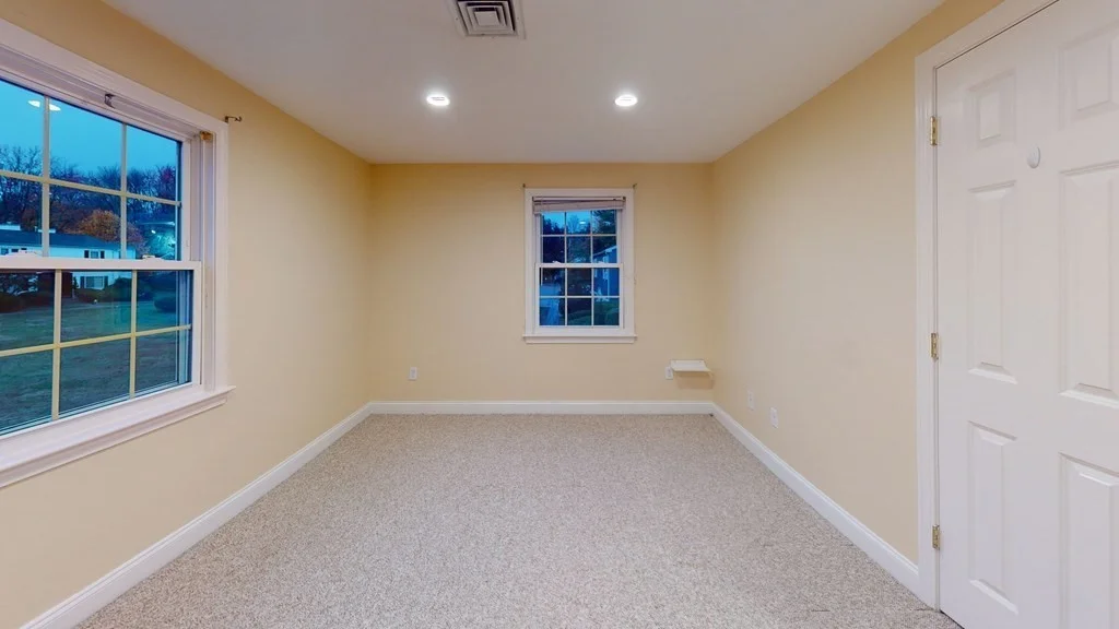2 bed, 1 bath apartment for rent at 50 Roberts Dr Unit 50, Bedford — photo 4 of 5
