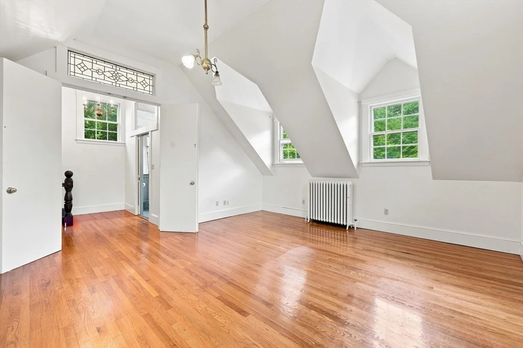 4 bed, 2 bath apartment for rent at 50 Rochwood Rd, Norfolk — photo 19 of 38
