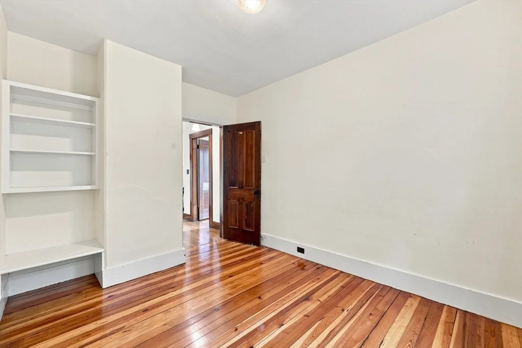 4 bed, 2 bath apartment for rent at 50 Rochwood Rd, Norfolk — photo 26 of 38