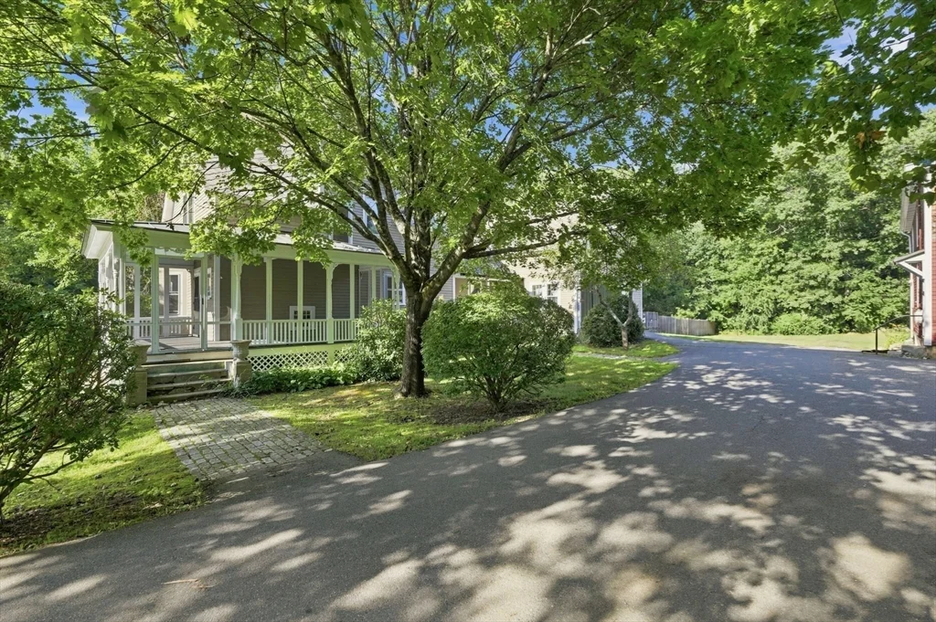 4 bed, 2 bath apartment for rent at 50 Rochwood Rd, Norfolk — photo 3 of 38