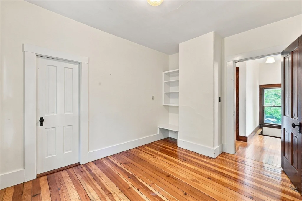 4 bed, 2 bath apartment for rent at 50 Rochwood Rd, Norfolk — photo 28 of 38