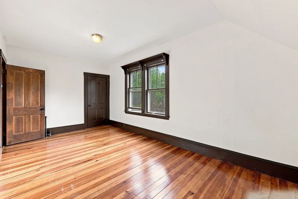 4 bed, 2 bath apartment for rent at 50 Rochwood Rd, Norfolk — photo 23 of 38
