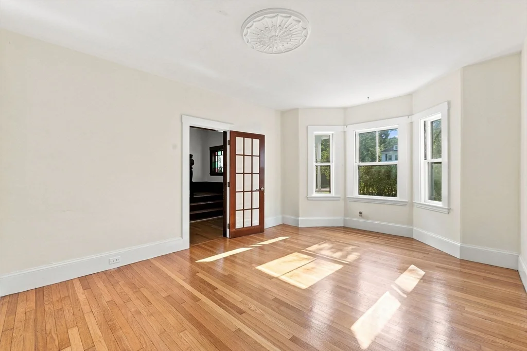 4 bed, 2 bath apartment for rent at 50 Rochwood Rd, Norfolk — photo 8 of 38