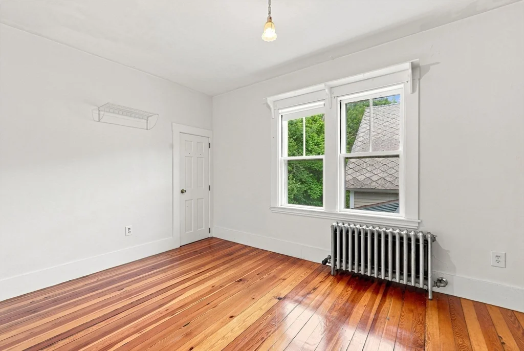 4 bed, 2 bath apartment for rent at 50 Rochwood Rd, Norfolk — photo 32 of 38