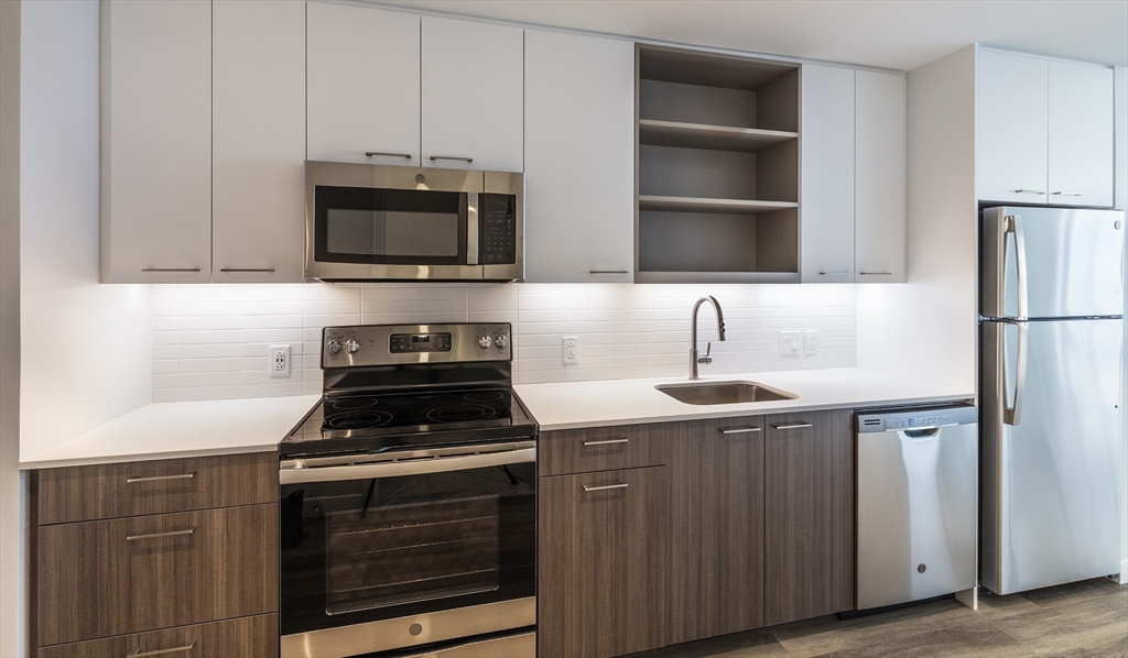 1 bed, 1 bath apartment for rent at 50 Rogers St Unit 204, Kendall Square — photo 3 of 13