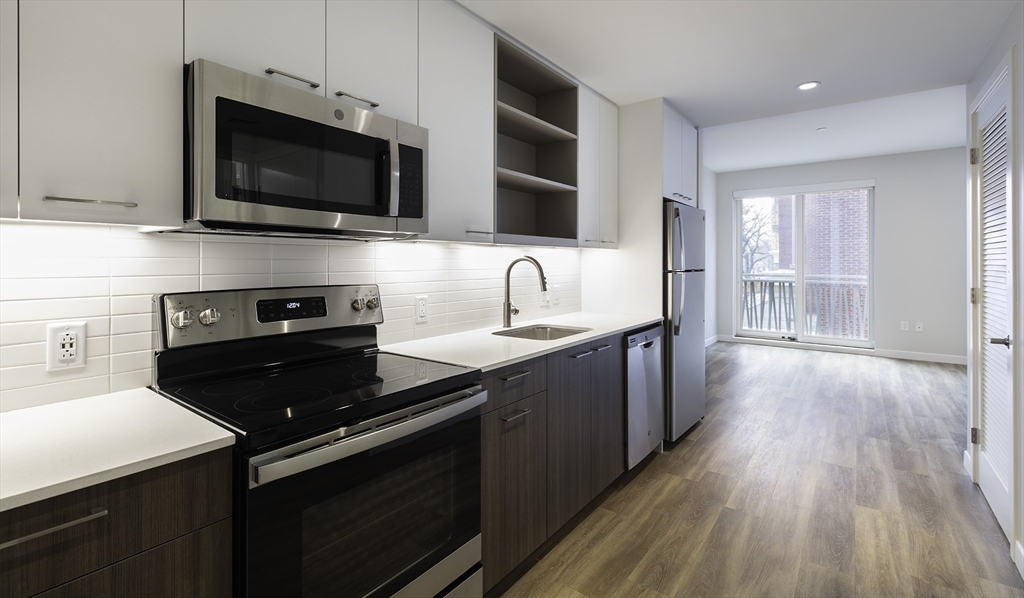 Studio bed, 1 bath apartment for rent at 50 Rogers St Unit 214, Kendall Square — photo 4 of 17