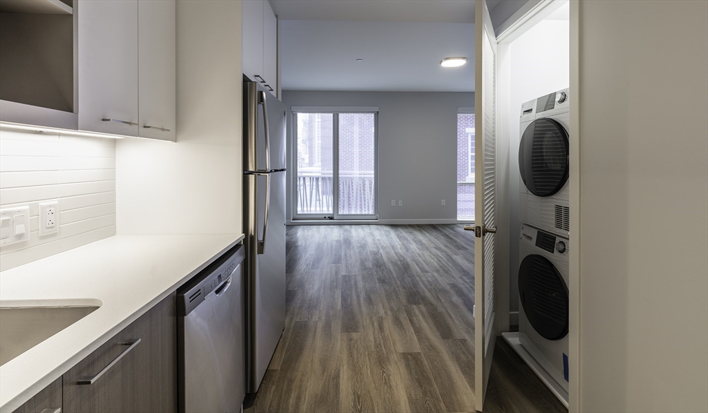 Studio bed, 1 bath apartment for rent at 50 Rogers St Unit 217, Kendall Square — photo 6 of 17