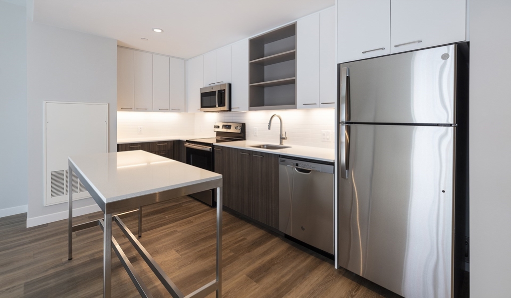 1 bed, 1 bath apartment for rent at 50 Rogers St Unit 306, Kendall Square — photo 1 of 17