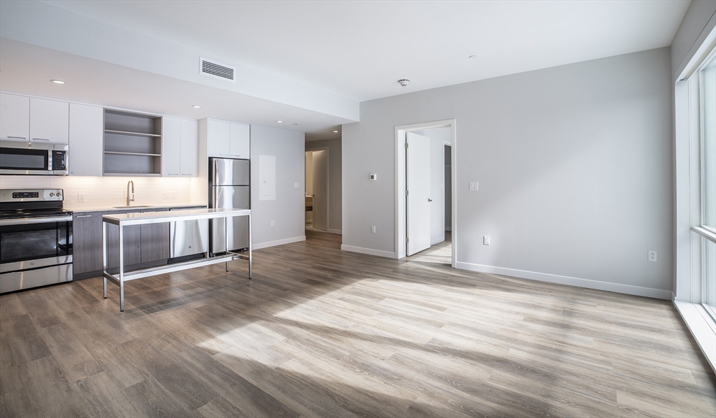 1 bed, 1 bath apartment for rent at 50 Rogers St Unit 306, Kendall Square — photo 3 of 17