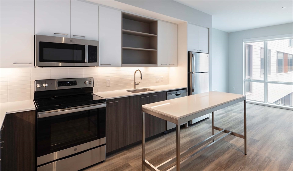 1 bed, 1 bath apartment for rent at 50 Rogers St Unit 321, Kendall Square