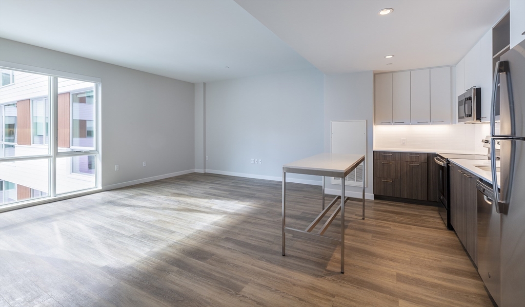 1 bed, 1 bath apartment for rent at 50 Rogers St Unit 406, Kendall Square — photo 2 of 15