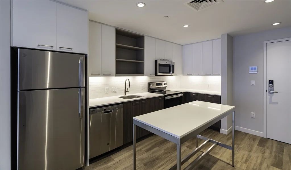 1 bed, 1 bath apartment for rent at 50 Rogers St Unit 413, Kendall Square — photo 1 of 12