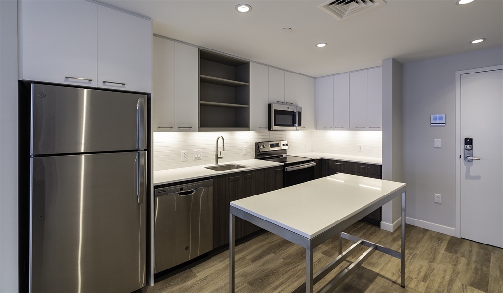 1 bed, 1 bath apartment for rent at 50 Rogers St Unit 420, Kendall Square — photo 5 of 16