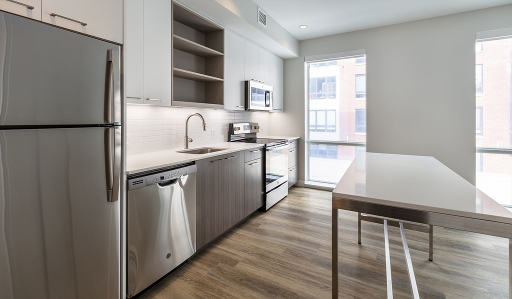 2 bed, 2 bath apartment for rent at 50 Rogers St Unit 501, Kendall Square — photo 2 of 17