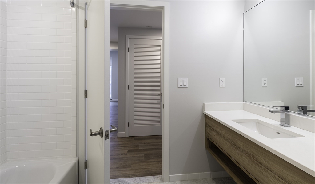 2 bed, 2 bath apartment for rent at 50 Rogers St Unit 519, Kendall Square — photo 9 of 18