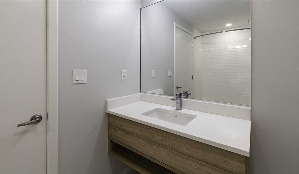 2 bed, 2 bath apartment for rent at 50 Rogers St Unit 519, Kendall Square — photo 5 of 18