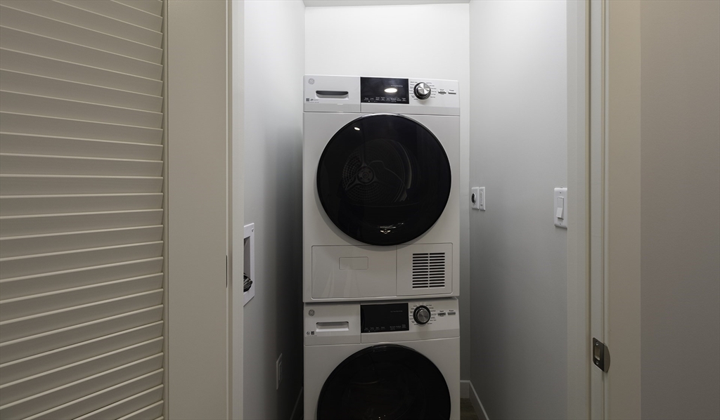 2 bed, 2 bath apartment for rent at 50 Rogers St Unit 519, Kendall Square — photo 4 of 18