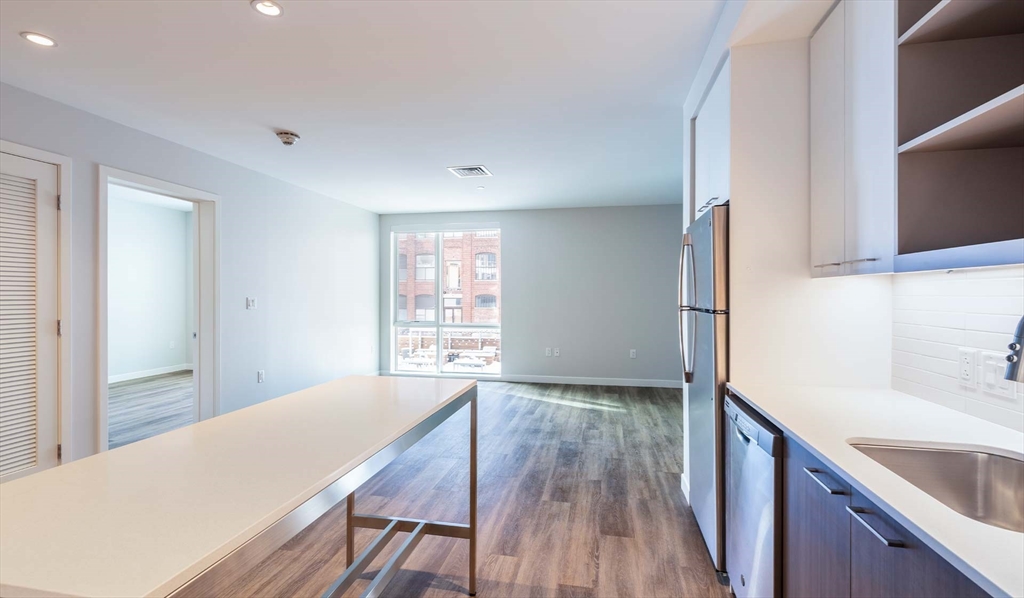 Studio bed, 1 bath apartment for rent at 50 Rogers St Unit 616, Kendall Square — photo 4 of 18