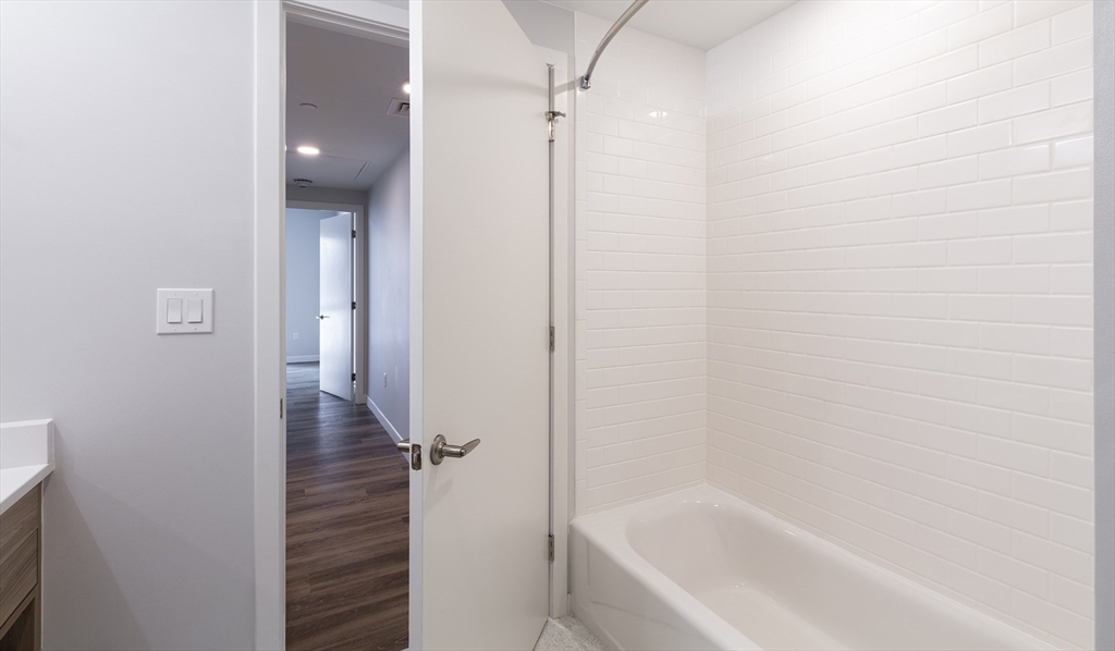 2 bed, 2 bath apartment for rent at 50 Rogers St Unit 626, Kendall Square — photo 4 of 19