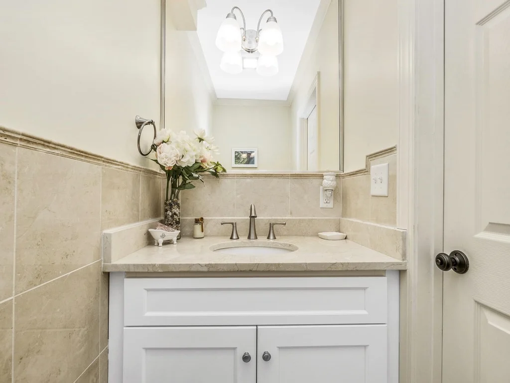 4 bed, 4+ bath apartment for rent at 50 Rowe St Unit 1, Auburndale — photo 15 of 33