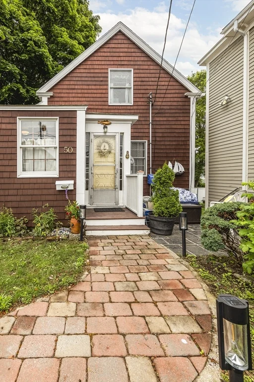 2 bed, 1 bath apartment for rent at 50 Rowland St Unit 1, Marblehead — photo 29 of 29