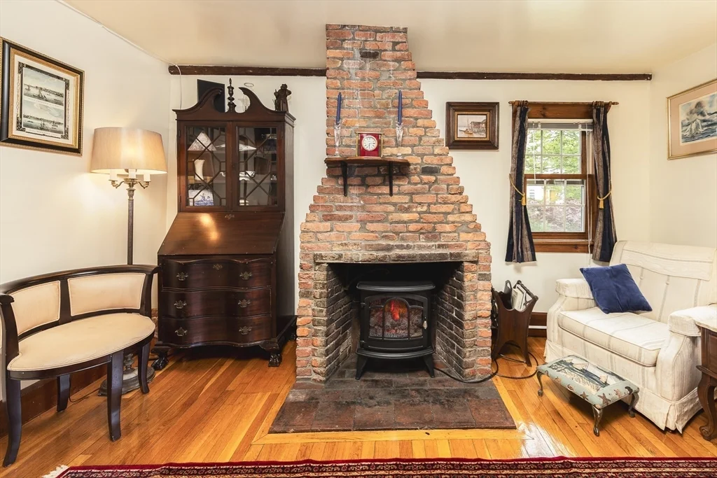2 bed, 1 bath apartment for rent at 50 Rowland St Unit 1, Marblehead — photo 8 of 29