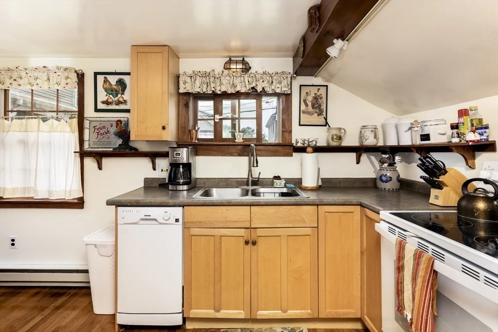 2 bed, 1 bath apartment for rent at 50 Rowland St Unit 1, Marblehead — photo 13 of 29