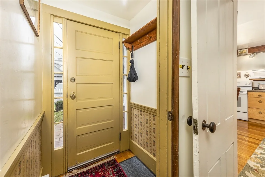 2 bed, 1 bath apartment for rent at 50 Rowland St Unit 1, Marblehead — photo 12 of 29