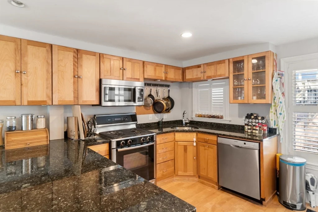 2 bed, 1 bath apartment for rent at 50 S Russell St Unit 3, Beacon Hill — photo 8 of 21