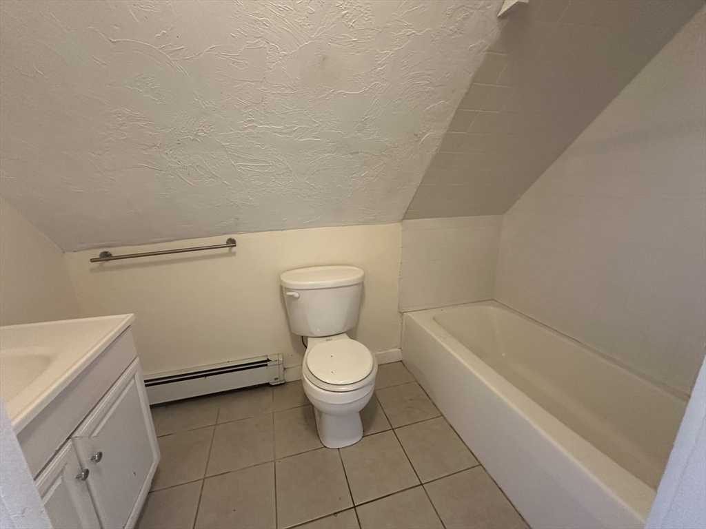 3 bed, 2 bath apartment for rent at 50 Samoset St Unit 2, Downtown — photo 11 of 18