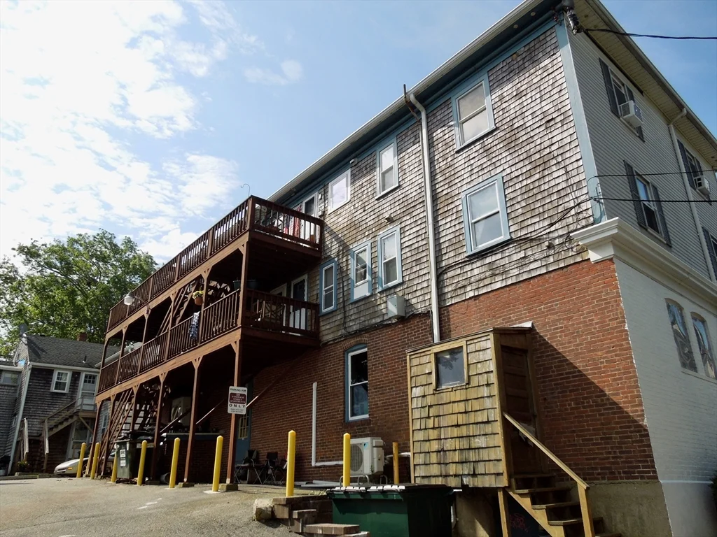 1 bed, 1 bath apartment for rent at 50 Sandwich St Unit 4, Plymouth — photo 2 of 9