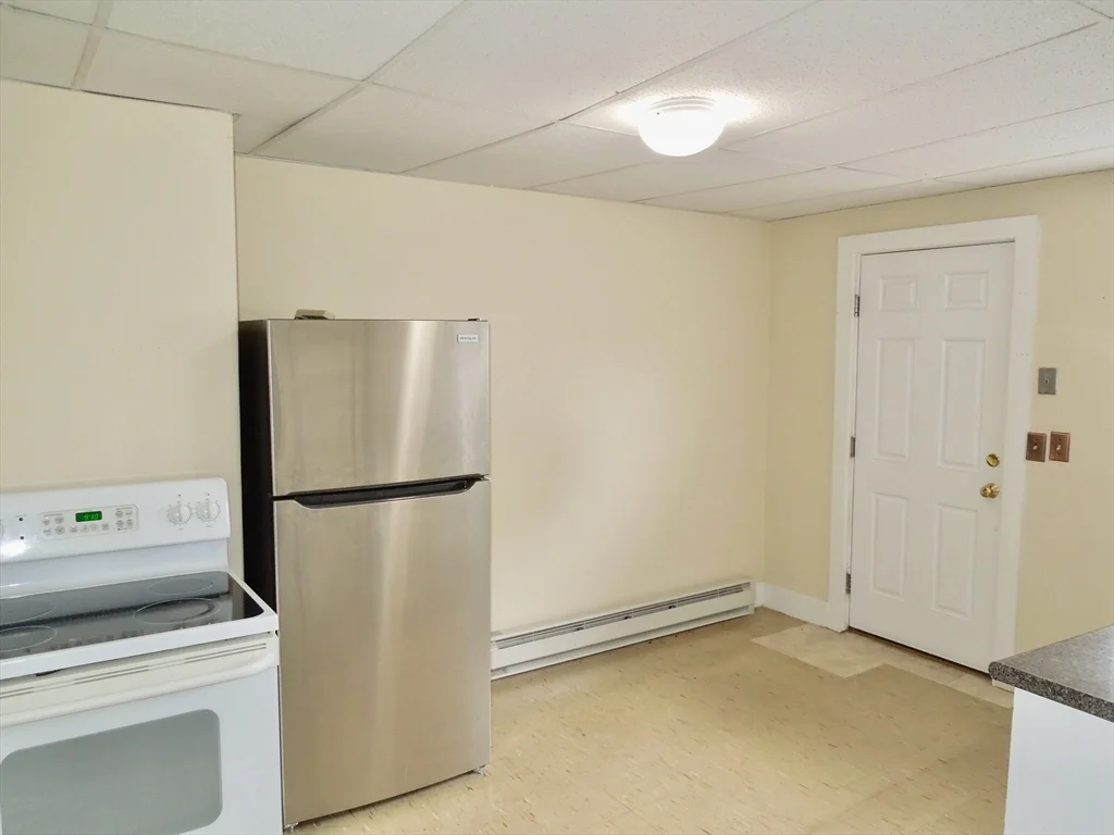 1 bed, 1 bath apartment for rent at 50 Sandwich St Unit 4, Plymouth — photo 5 of 9