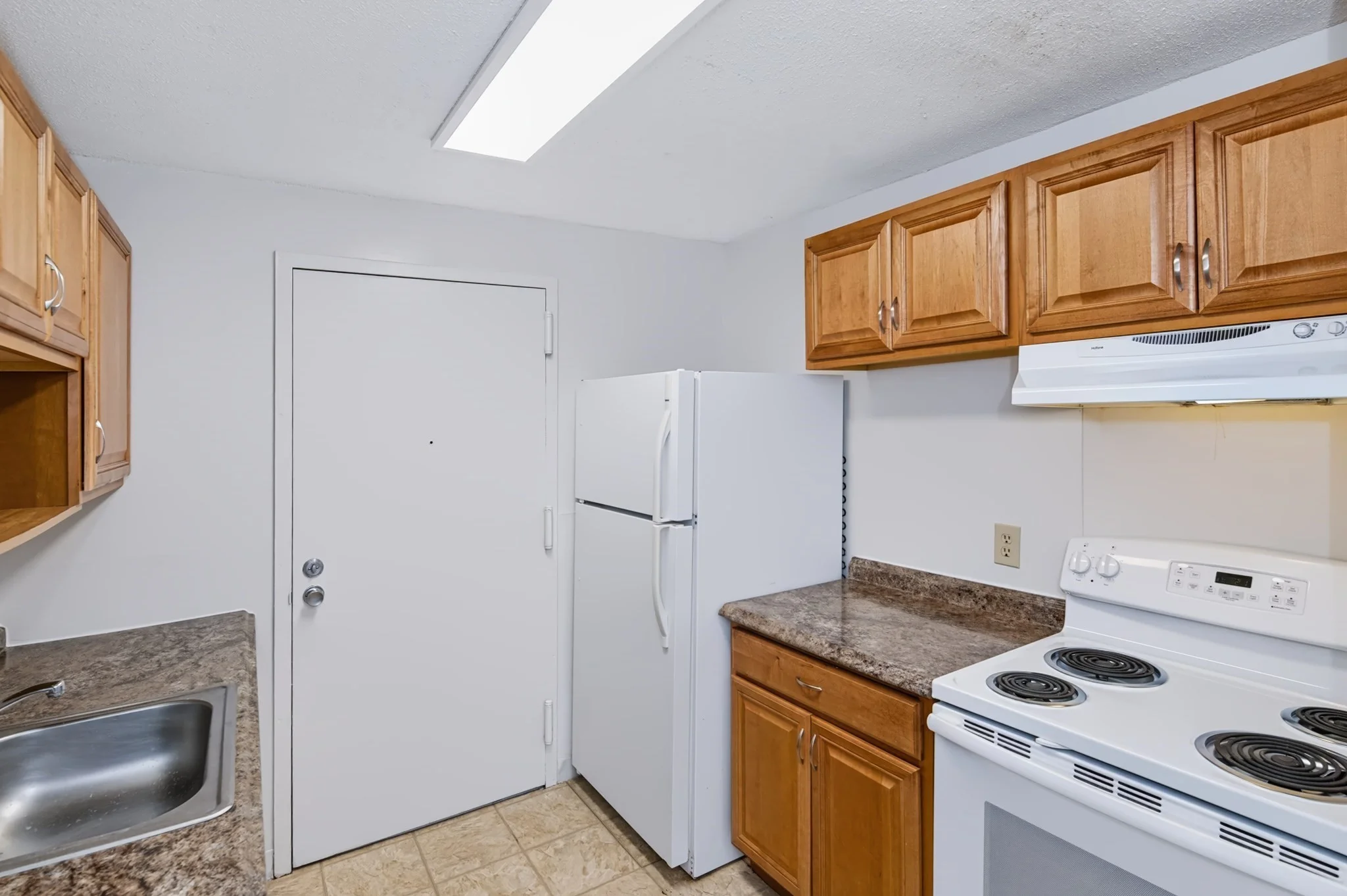 2 bed, 2 bath apartment for rent at 50 Silver Hill Ln Unit 5, Natick — photo 8 of 27