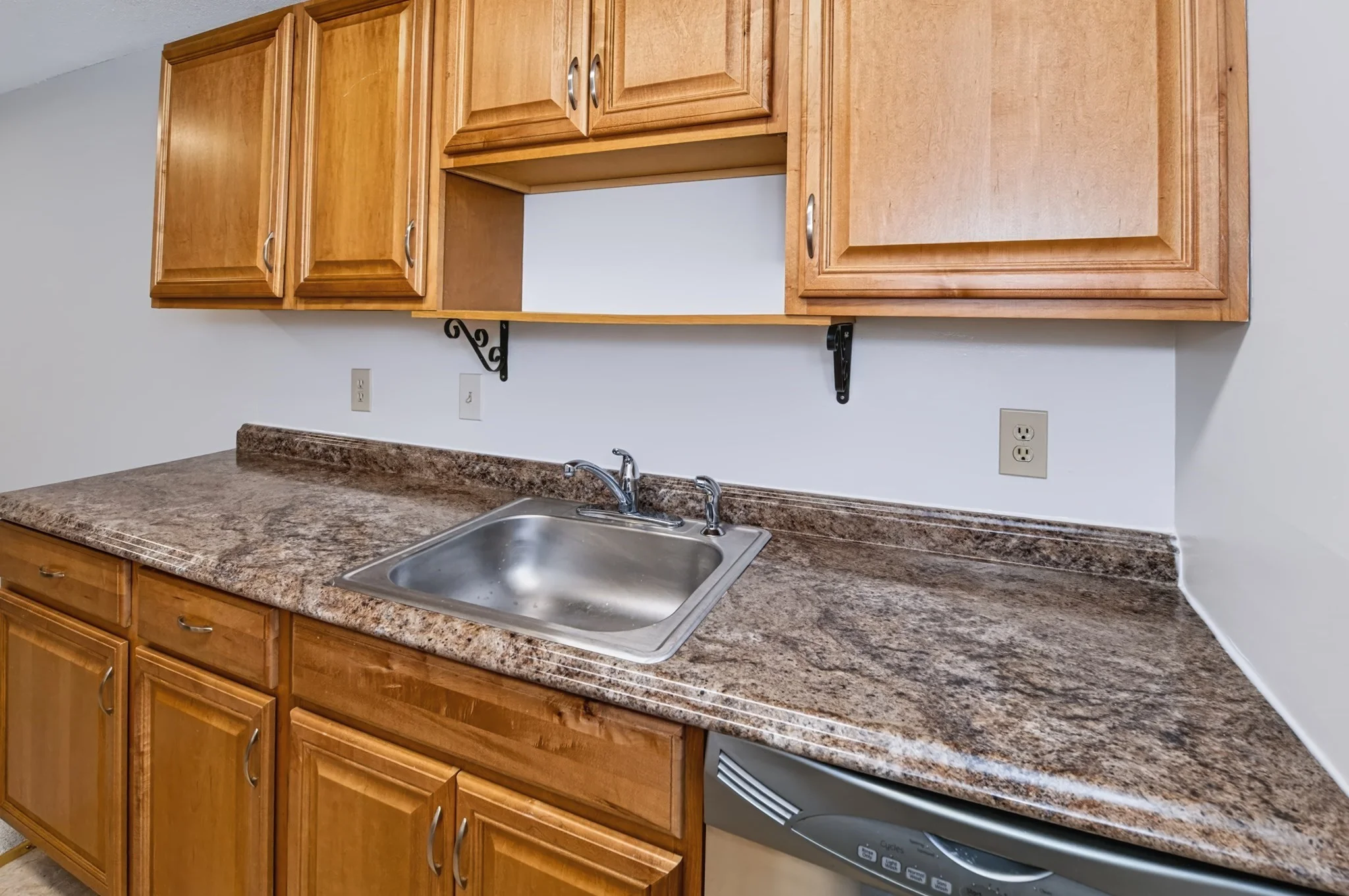 2 bed, 2 bath apartment for rent at 50 Silver Hill Ln Unit 5, Natick — photo 9 of 27