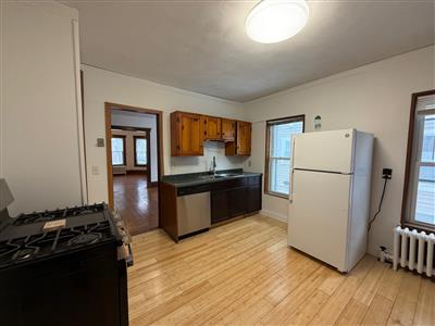 2.5 bed, 2 bath apartment for rent at 50 Simpson Ave Unit 1 and 2, Tufts — photo 3 of 20