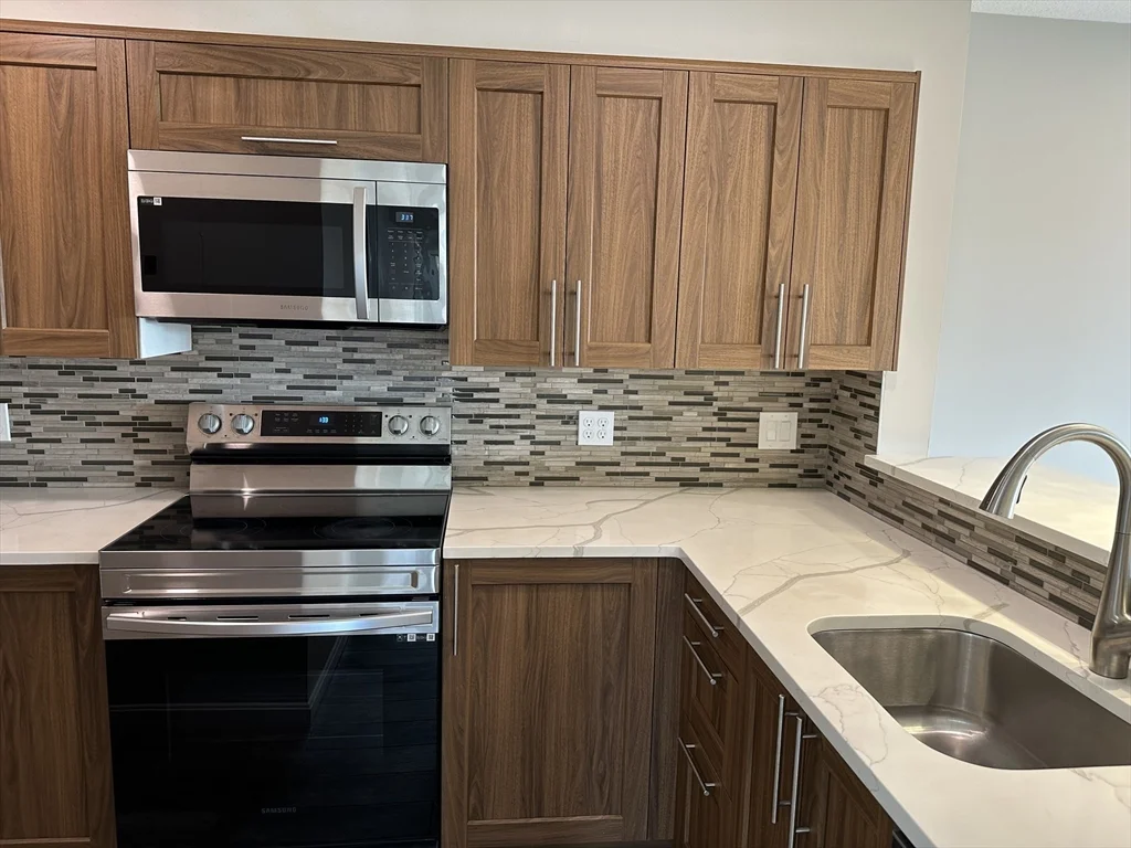2 bed, 2 bath apartment for rent at 50 South Common St Unit 202, Lynn — photo 5 of 25