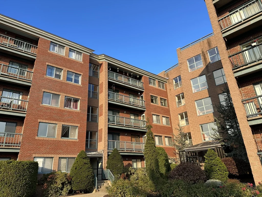 2 bed, 2 bath apartment for rent at 50 South Common St Unit 202, Lynn