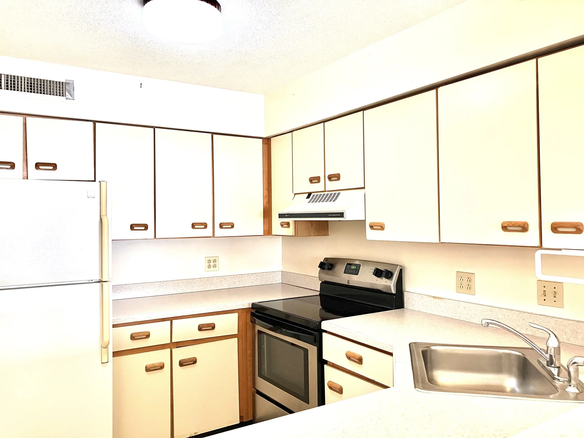 2 bed, 2 bath apartment for rent at 50 South Common St Unit 403, Lynn — photo 7 of 17